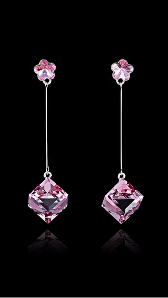 Picture of Beautiful Swarovski Element Small Drop & Dangle