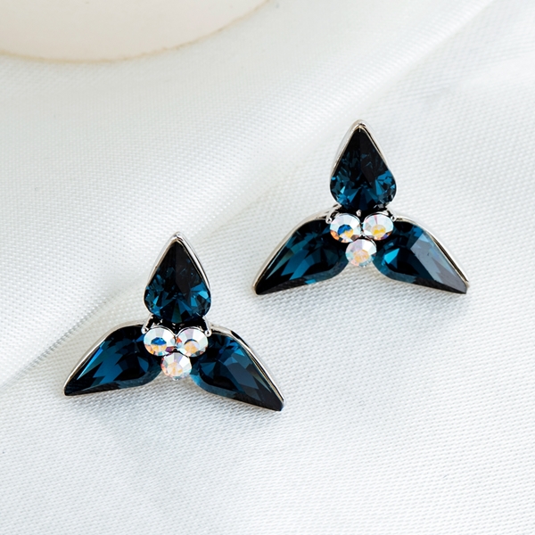 Picture of Fashion Blue Stud Earrings in Flattering Style