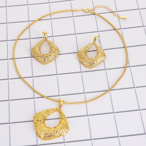 Picture of Charming Gold Plated Medium Necklace and Earring Set As a Gift