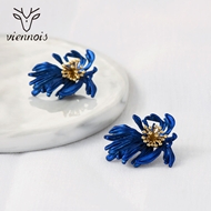 Picture of Bling Flowers & Plants Classic Stud Earrings