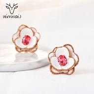 Picture of Wholesale Gold Plated Flowers & Plants Stud Earrings with No-Risk Return