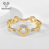 Picture of Dubai Zinc Alloy Fashion Bracelet with Fast Delivery