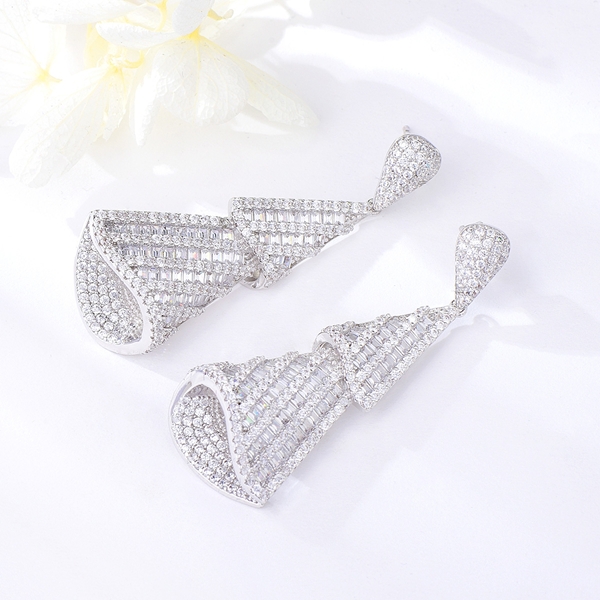 Picture of Luxury Cubic Zirconia Dangle Earrings with Fast Delivery