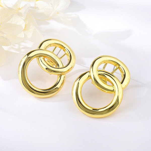 Picture of Hypoallergenic Gold Plated Medium Stud Earrings with Easy Return