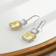 Picture of Delicate Cubic Zirconia Medium Stud Earrings