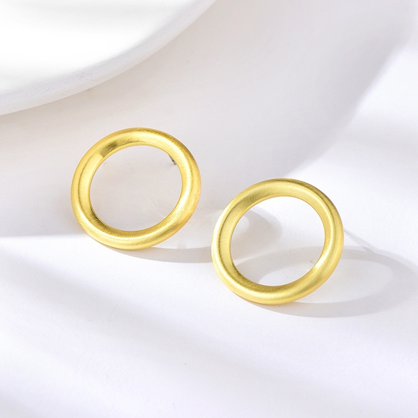 Picture of Brand New Gold Plated Classic Stud Earrings with SGS/ISO Certification