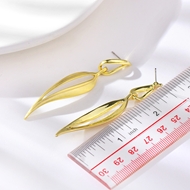 Picture of Attractive Gold Plated Dubai Dangle Earrings For Your Occasions