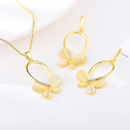 Picture of Unusual Small White 2 Piece Jewelry Set