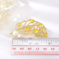 Picture of Delicate Gold Plated Brooche Wholesale Price