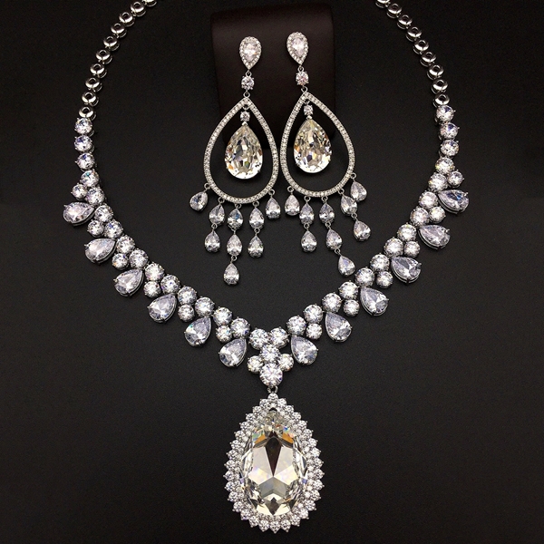 Picture of Amazing Swarovski Element Platinum Plated 2 Piece Jewelry Set