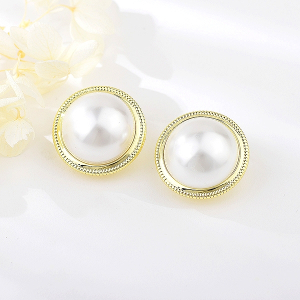 Picture of Great Value White Artificial Pearl Stud Earrings with Full Guarantee