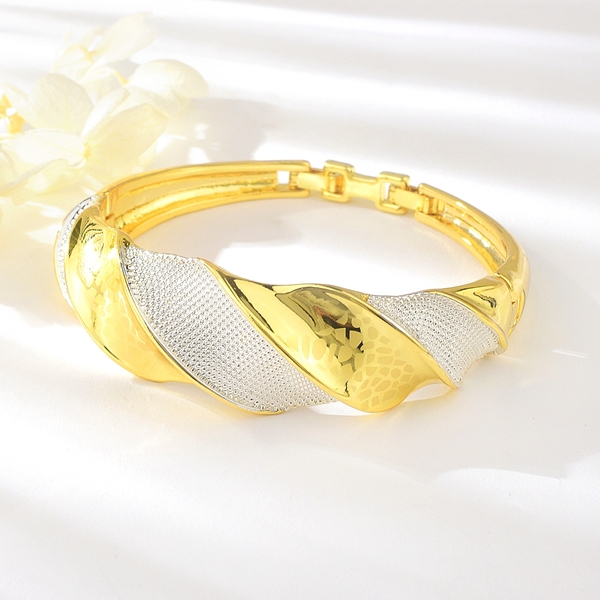 Picture of Zinc Alloy Dubai Fashion Bangle in Flattering Style