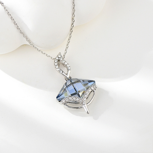 Picture of New Swarovski Element Zinc Alloy Pendant Necklace