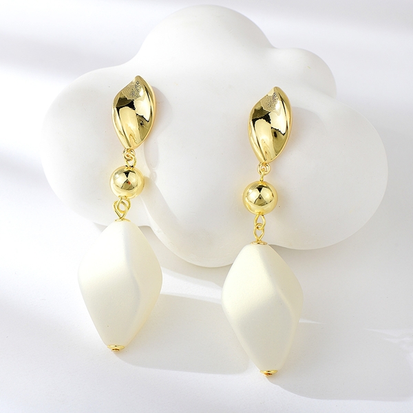 Picture of Trendy White Gold Plated Dangle Earrings with No-Risk Refund