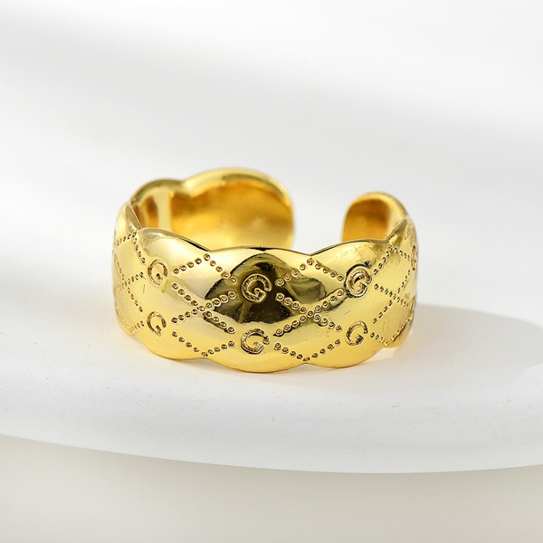 Picture of Funky Dubai Gold Plated Fashion Ring