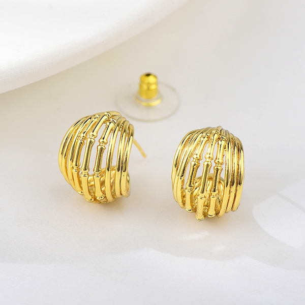 Picture of New Season Gold Plated Dubai Big Stud Earrings with SGS/ISO Certification