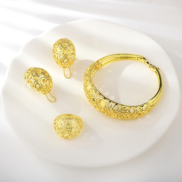 Picture of Sleek Dubai Gold Plated 3 Piece Jewelry Set