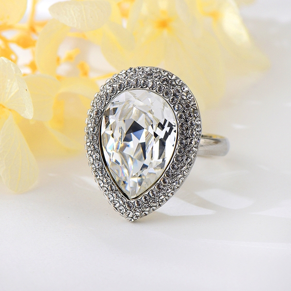 Picture of Staple Swarovski Element Small Fashion Ring