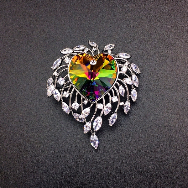 Picture of Fashionable Medium Colorful Brooche