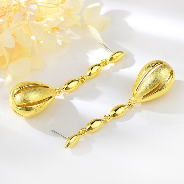 Picture of Unique Plain Gold Plated Dangle Earrings