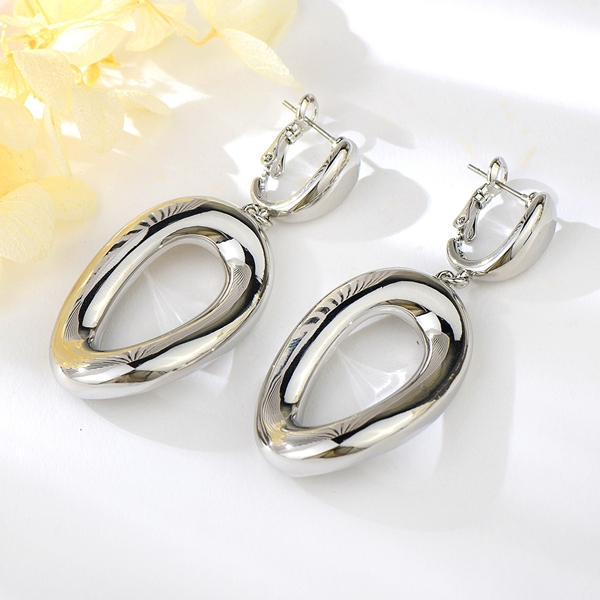 Picture of Dubai Zinc Alloy Dangle Earrings at Unbeatable Price