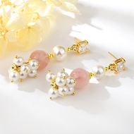 Picture of Good Quality fresh water pearl Small Dangle Earrings