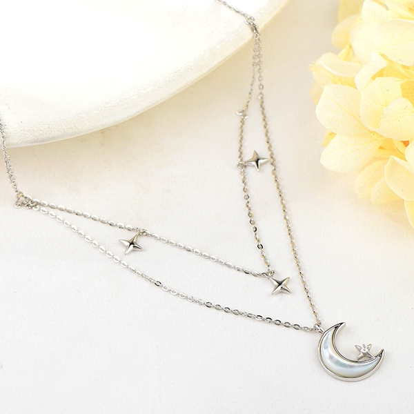 Picture of Fashion White Pendant Necklace in Flattering Style