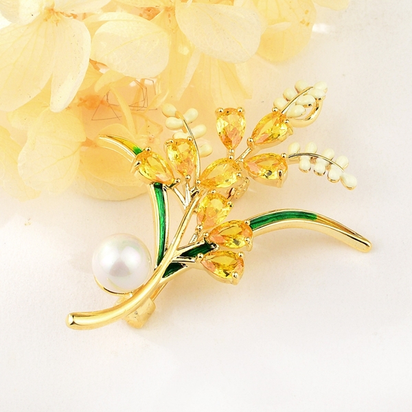 Picture of Party Gold Plated Brooche with Speedy Delivery