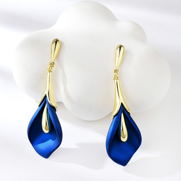 Picture of Zinc Alloy Dubai Dangle Earrings From Reliable Factory